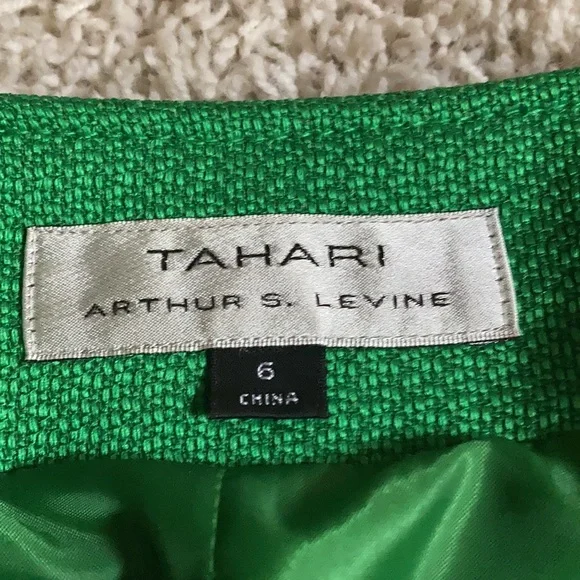 Green Tahari jacket. - Picture 2 of 6